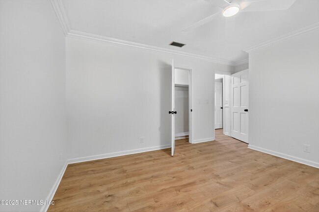 Building Photo - 6201 Grayling Dr