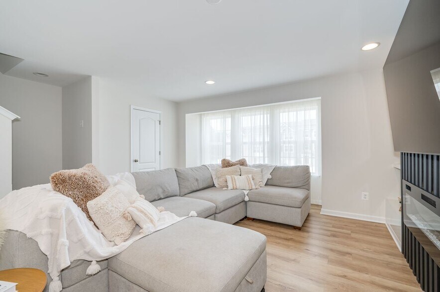 Building Photo - 64 Tate Manor Dr