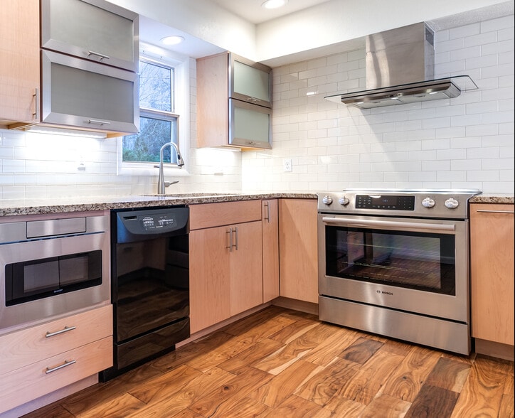 Building Photo - 565 Jack Pine Ct