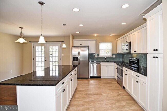 Building Photo - 1209 Marton St