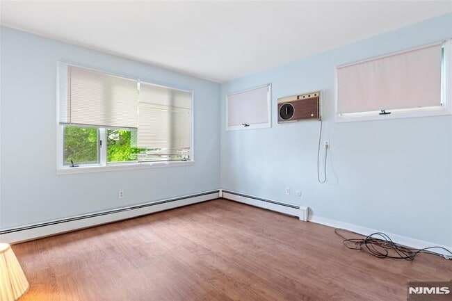 Building Photo - 82 Bergen Ave