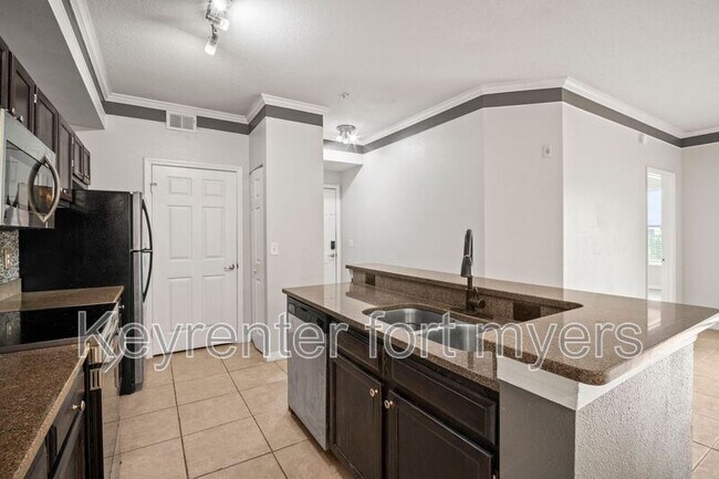 Building Photo - 11550 Villa Grand