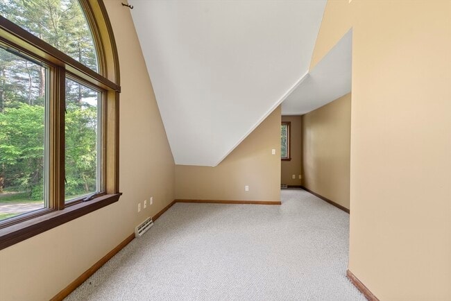 Building Photo - 731 Grove St