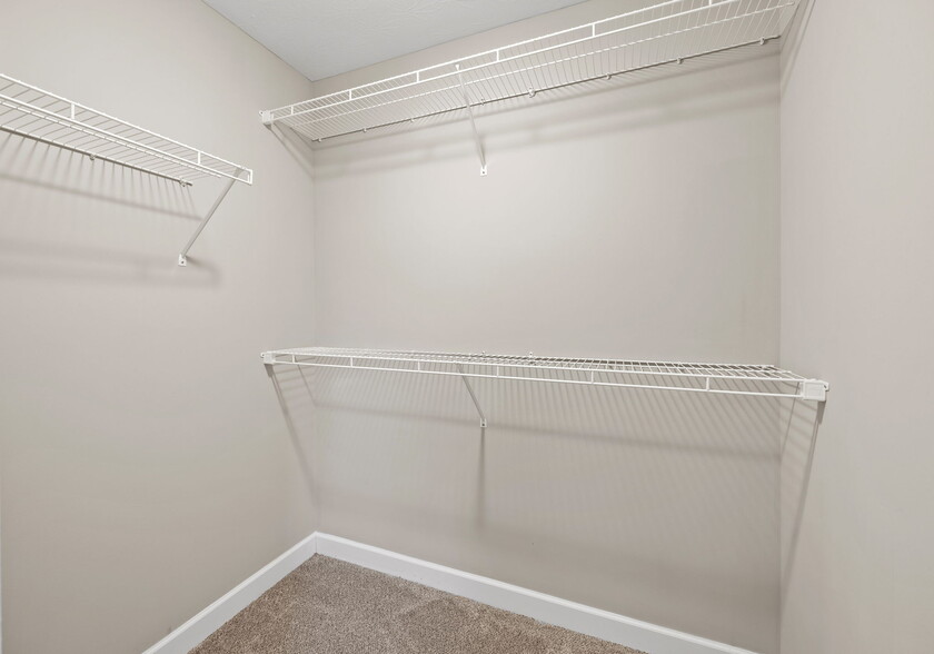 Building Photo - 730 Village Creek Dr