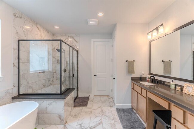 Building Photo - 63 Perennial Cyn Dr