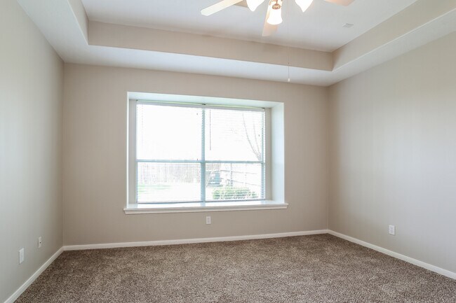 Building Photo - 20746 Oakhurst Trails Dr