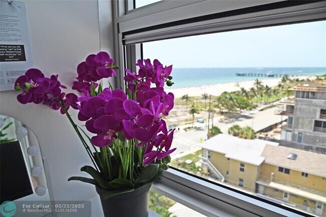 Building Photo - 525 N Ocean Blvd