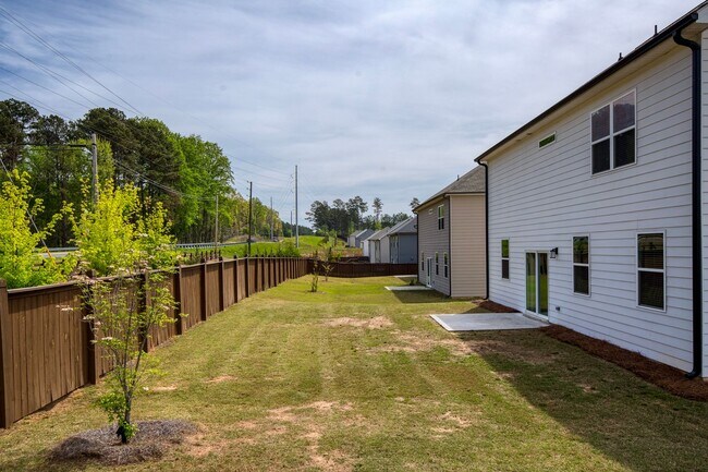 Building Photo - Minutes to Downtown Dawsonville, Rock Creek Park & More—Welcome Home