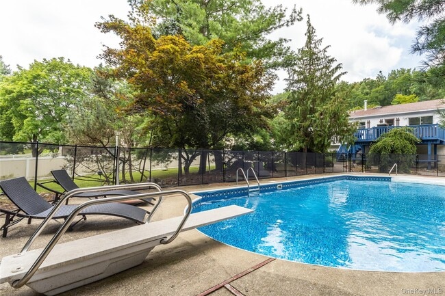 Building Photo - 31 Gleason Dr