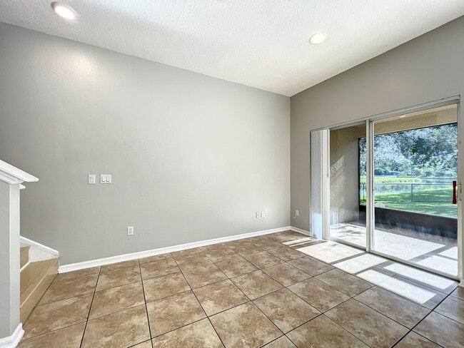Building Photo - Clubside Pointe