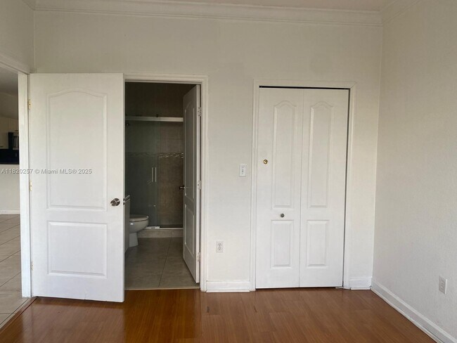 Building Photo - 17630 NW 73rd Ave