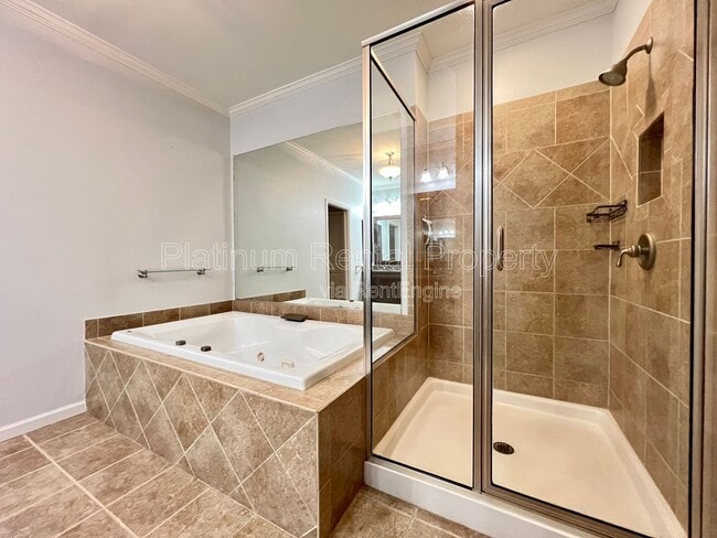 Building Photo - 6425 Bennington Bluff Ct