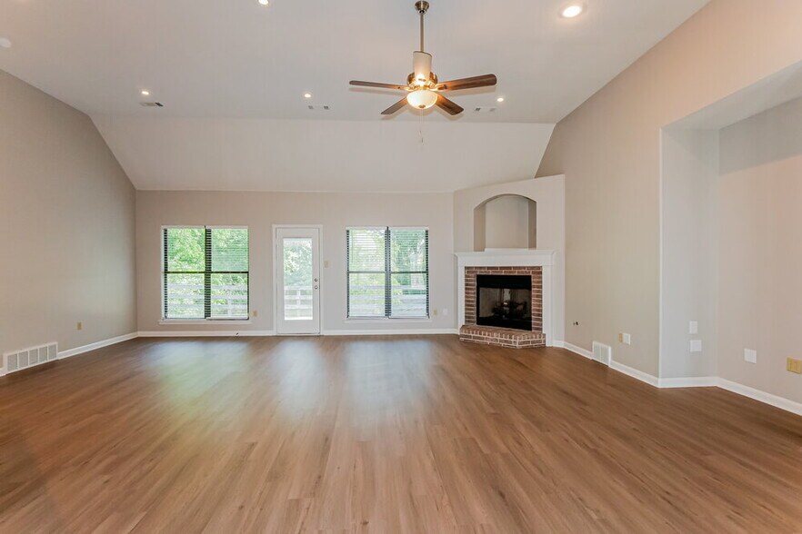 Building Photo - 60 Willow Crest Cove