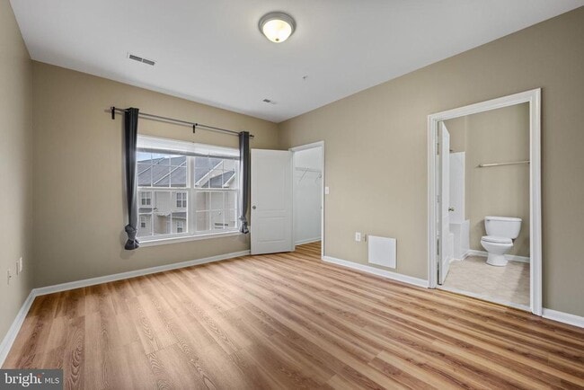 Building Photo - 556 Rhapsody Ct