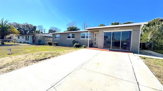 Building Photo - 1022 Lewis Dr