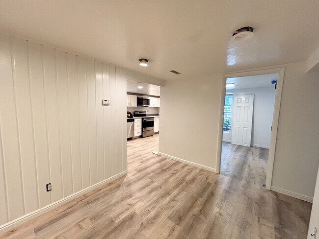Building Photo - 1090 S 1100 E