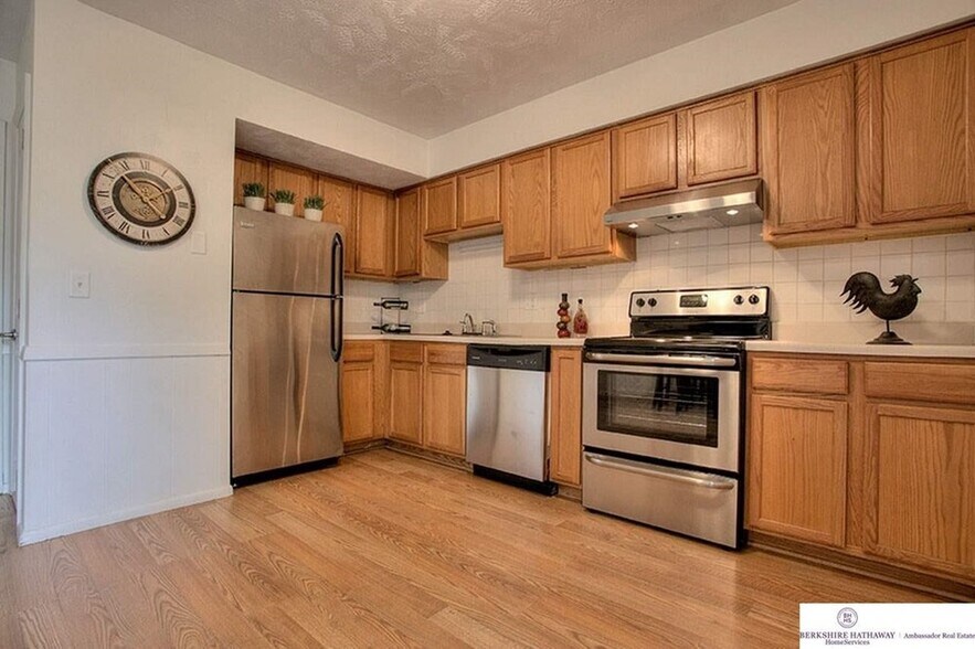 Building Photo - 1901 Winnie Dr