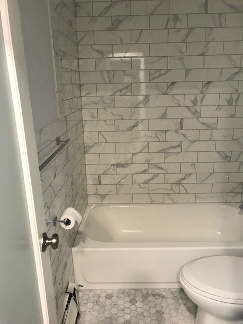 Building Photo - 205 Great Rd