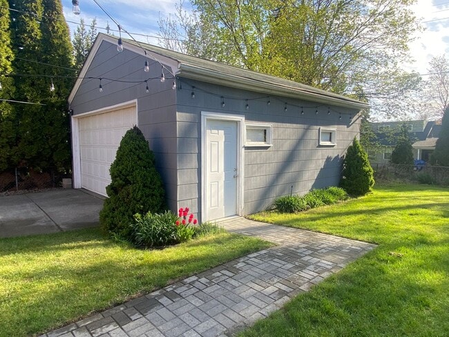 Building Photo - Perry District Gem – Move-In Ready 3 plus Bed / 2 Bath Brick Home with Finished Basement & 2-Car ...