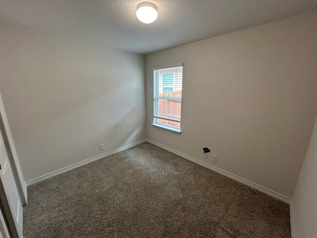 Building Photo - **APPLICATION RECEIVED** *COMING SOON* 3-Bedroom with Solar Panels & Resort Amenities – Pool, Gym!
