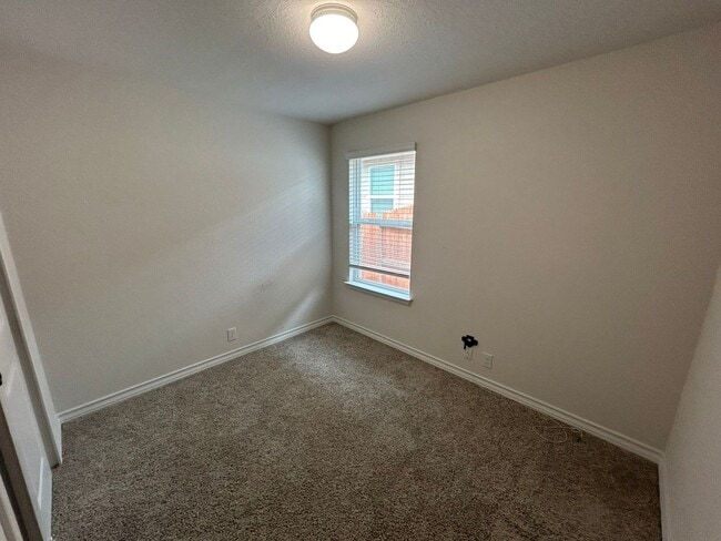 Building Photo - *COMING SOON* 3-Bedroom with Solar Panels & Resort Amenities – Pool, Gym!