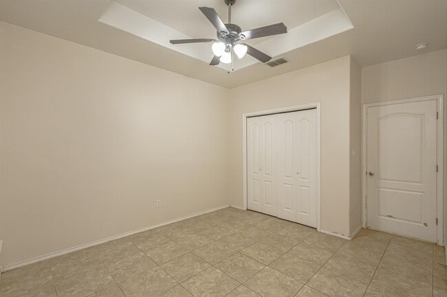 Building Photo - 618 Crackle Grove Dr