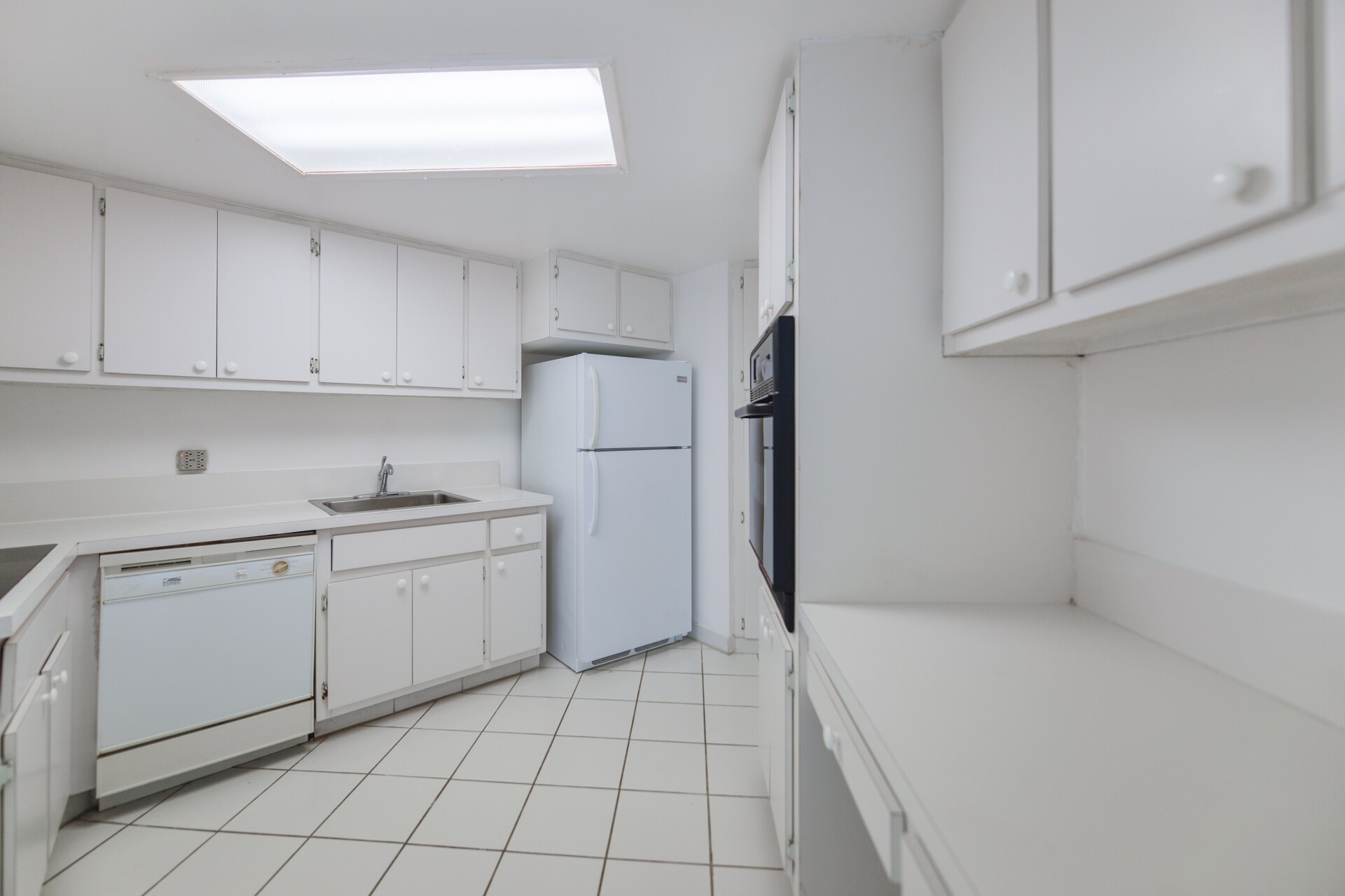 Building Photo - 801 Brickell Bay Dr