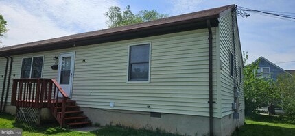 Building Photo - 207 Walnut St