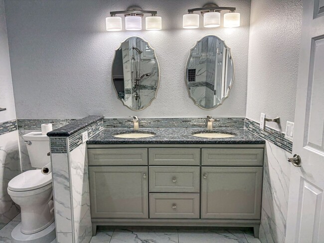 Building Photo - Spacious 4-bedroom, 3-bathroom home located in the Deer Run neighborhood