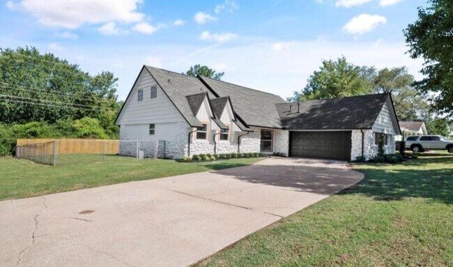 Building Photo - 5605 S 30th West Ave