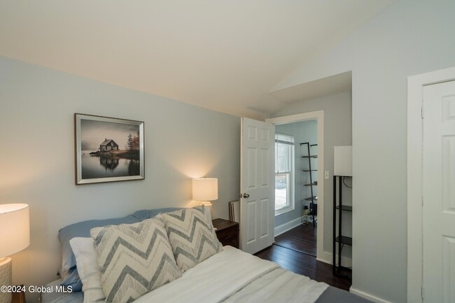 Building Photo - 9 Bolster Ln NE