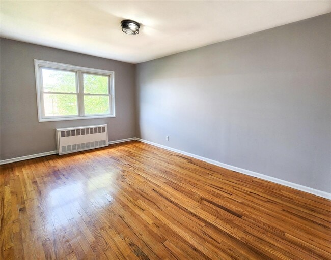 Building Photo - 1355 E 99th St