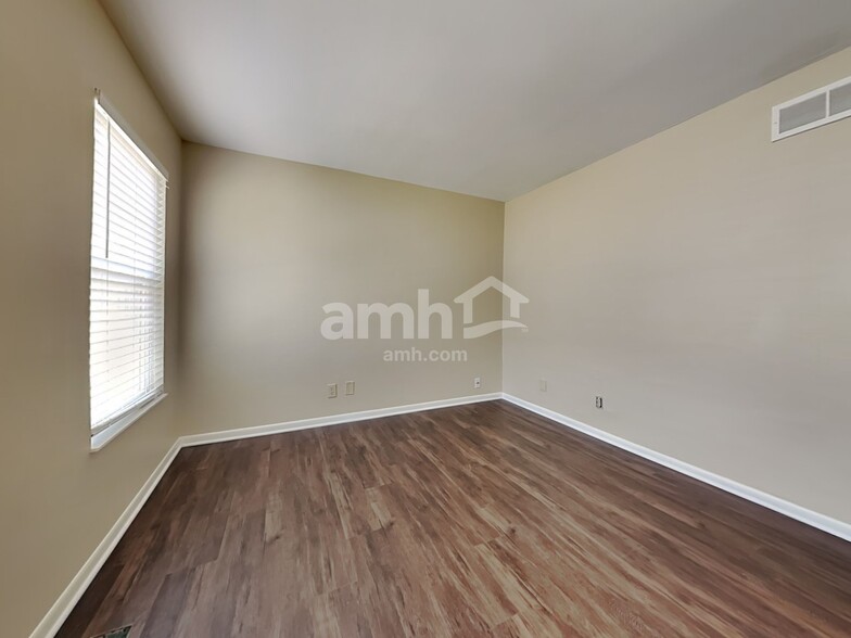 Building Photo - 3367 Woodlyn Hills Dr