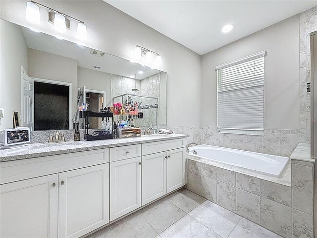 Building Photo - 2940 Marine Grass Dr