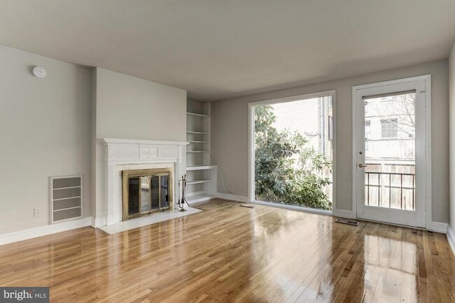 Building Photo - 2531 Queen Annes Ln NW