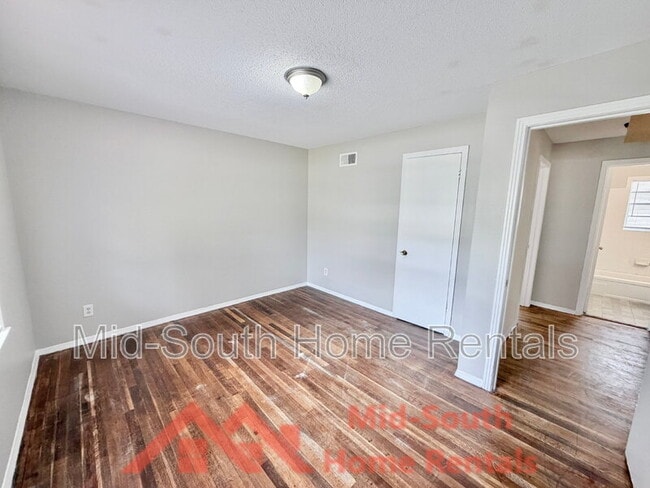 Building Photo - 1379 Ferguson Rd
