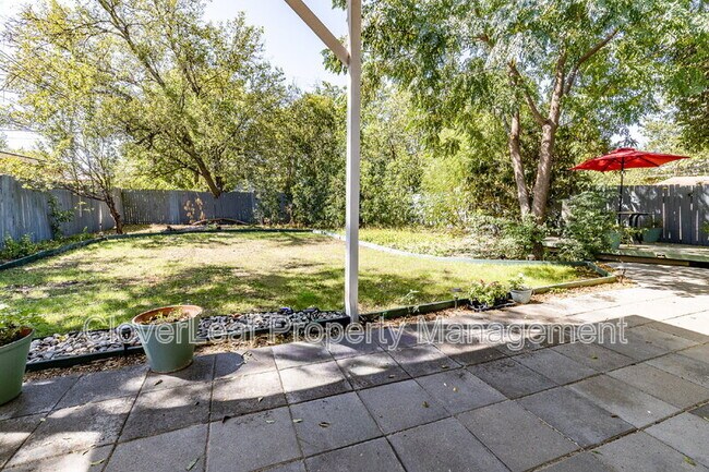 Building Photo - 210 Harwood Dr