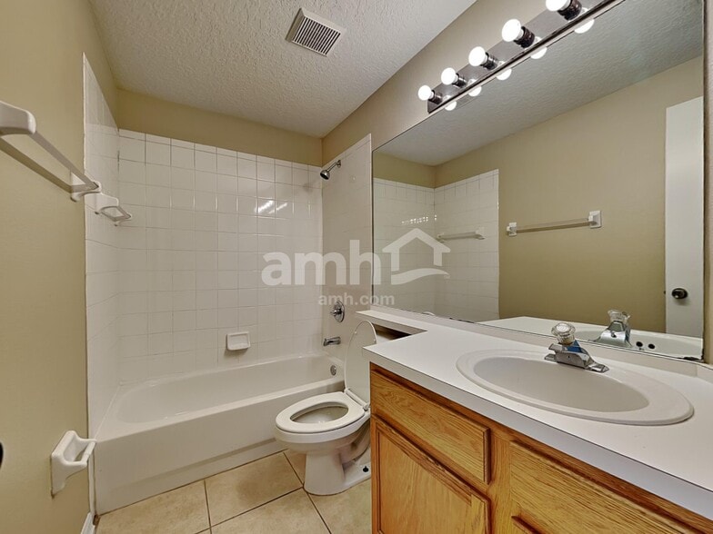 Building Photo - 29812 Morningmist Dr