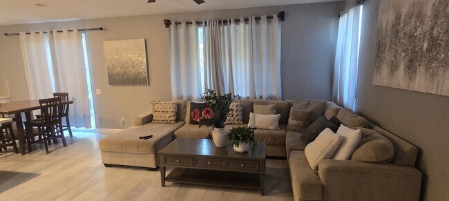 Building Photo - Beautiful Corner Home for Rent Sunnymead Ranch Location 3Bd/2.5Ba and BOUNS ROOM