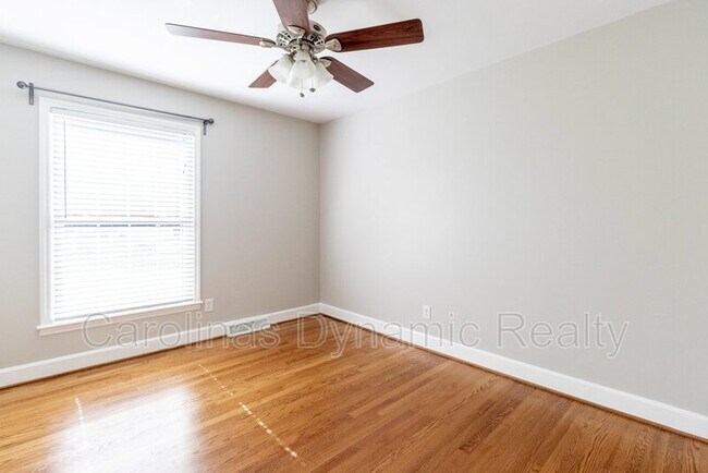 Building Photo - 6618 Castlegate Dr