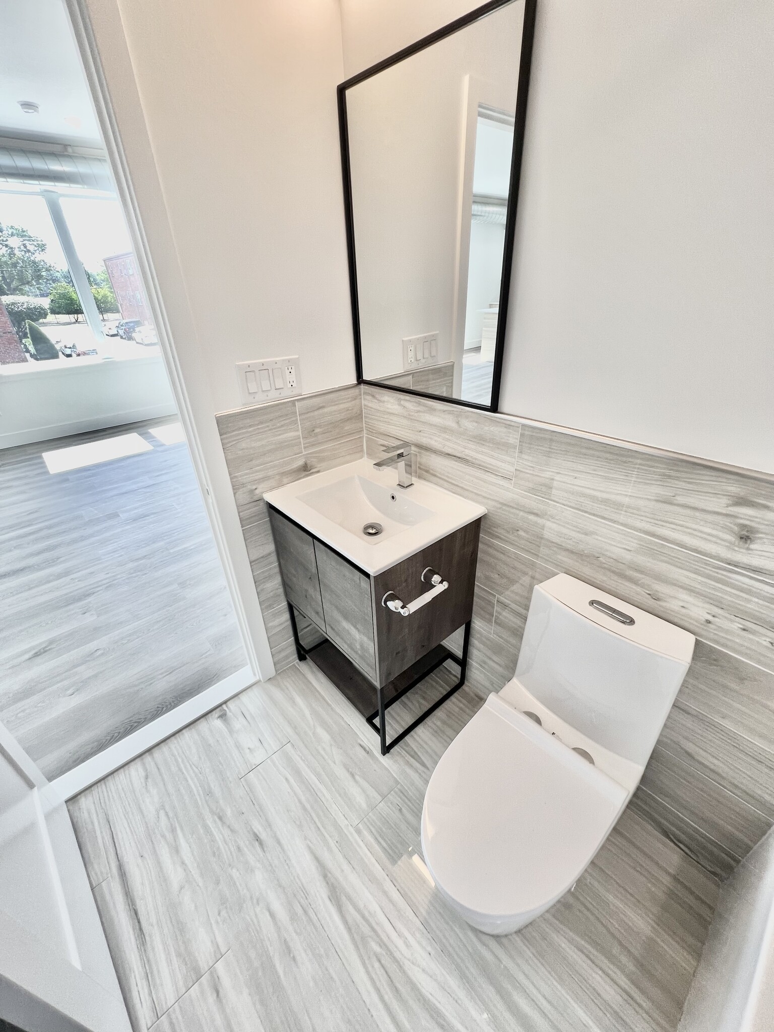 Building Photo - 1843 Hartranft St