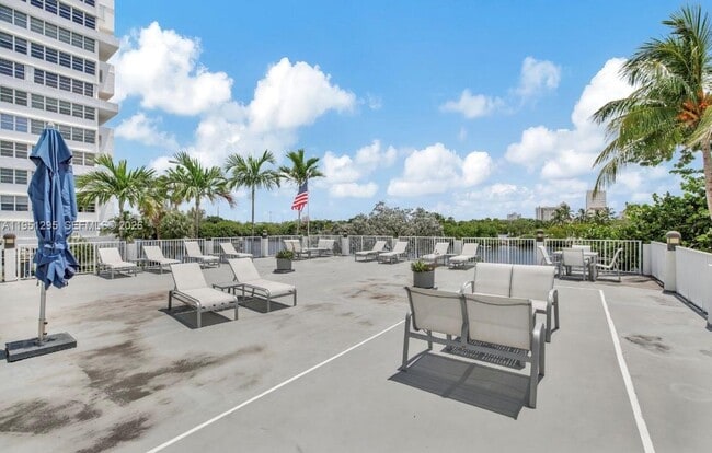 Building Photo - 1170 N Federal Hwy