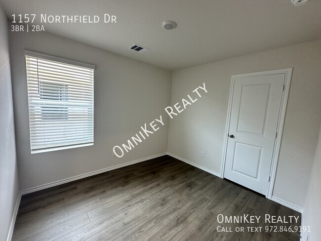 Building Photo - 1157 Northfield Dr