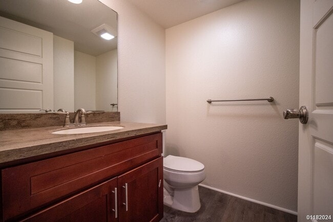 Building Photo - 3bd/2.5ba condo with 2 assigned parking sp...