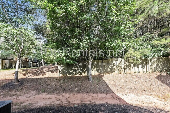Building Photo - 4102 Dahlgreen Way