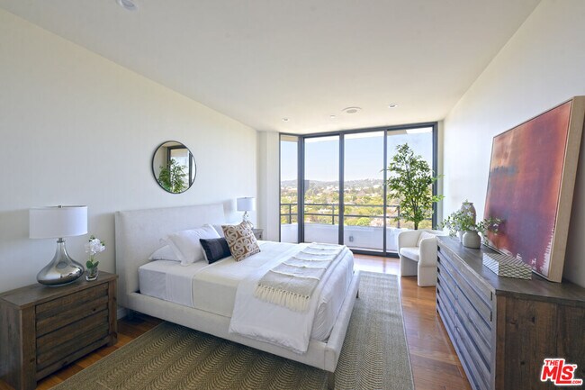 Building Photo - 10601 Wilshire Blvd