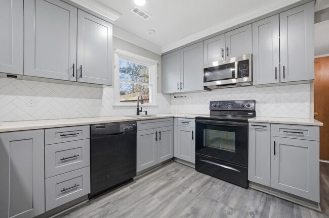 Building Photo - 25 Chowan Pl