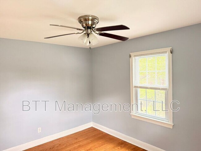 Building Photo - 8401 Greenwood Ave