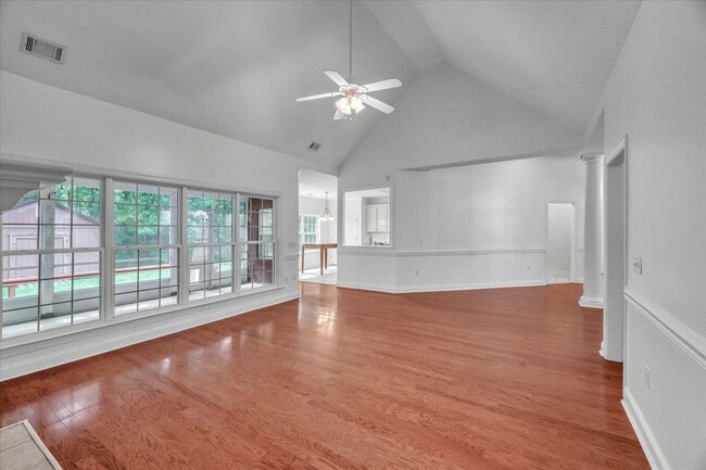 Building Photo - Stunning all-brick home on a large wooded lot