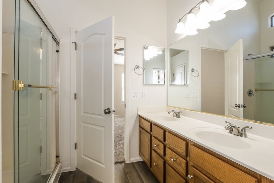 Building Photo - 21103 N Danielle Ave